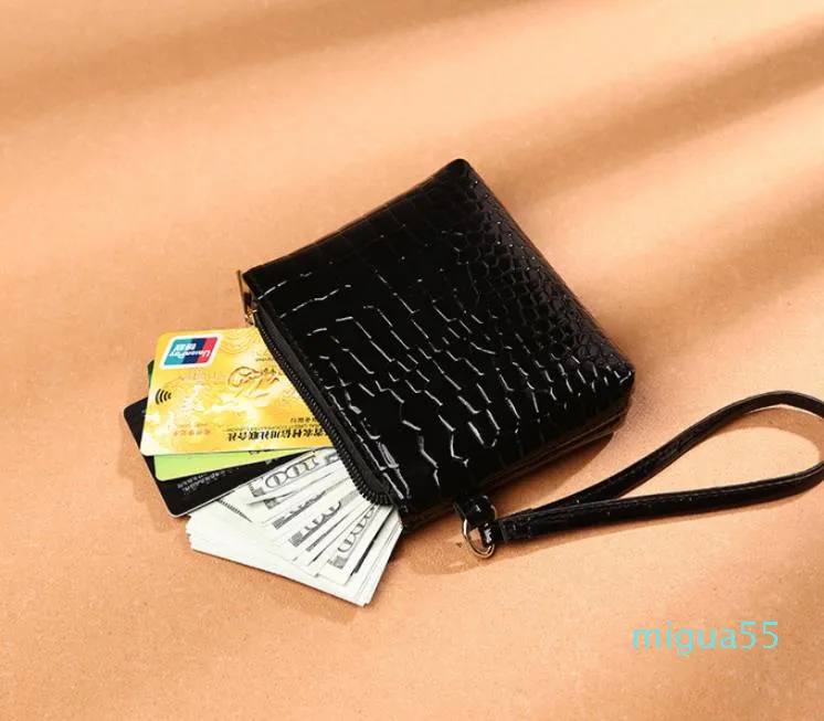 Mini Women Wallet Wallet نمط التمساح سحاب معصم صغير محفظة أزياء PU Leather Leather Card Card Colins Bag240L