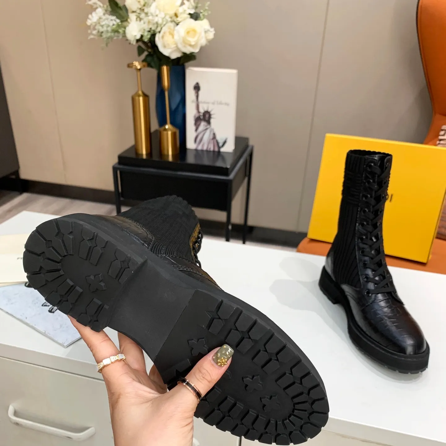 Модные дизайнер Лерфер Mid Boots Stretch Hear Черный элегантный женский короткий дизайн загрузки бренда повседневная обувь