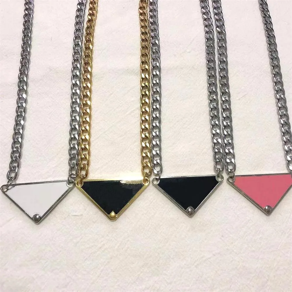 Neue umgekehrte Dreiecksbuchstaben P Anhänger Universal Punk -Stil Trendige Halskette aus Edelstahl und Gold NK Chain6805312