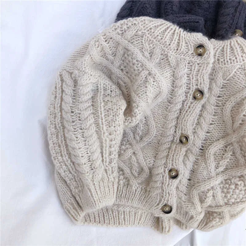 Pojkar och flickor Vårhösttröja Baby Kids Knit Cardigan Kläder Koreansk Styletwist Shape Kläder 210625