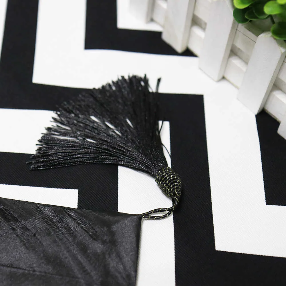 Noir blanc rayé chemin de Table thé TV meuble tissu décor à la maison couverture tissu avec gland fête lit 210709