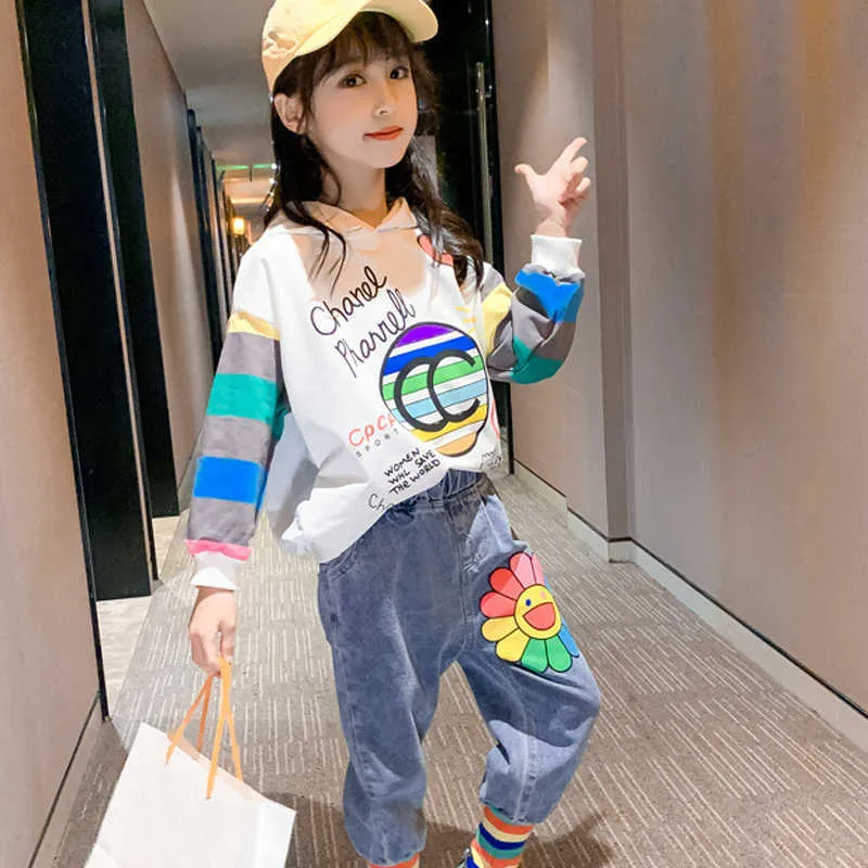 Autunno Cothes Abbigliamento bambini coreani Maglione cartone animato con cappuccio Jeans denim 2 pezzi Moda Big Kids Abiti da ragazza 4-13Y 210925