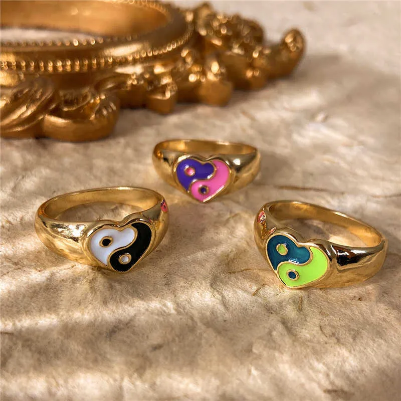 HUANZHI 2021 nouveau coeur coloré à la mode Tai Chi gouttes huile anneaux métal couleur or Hit anneau pour femmes hommes filles fête bijoux X0715