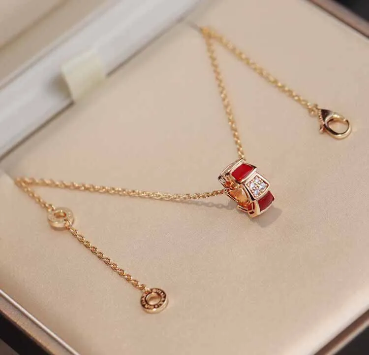 Collana con pendente di qualità lussuosa con agata rossa con diamanti e malachite e conchiglia bianca regalo di gioielli da sposa da donna con scatola fr239W