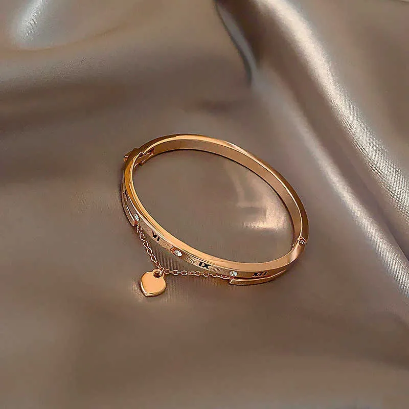 Rose Gold Romeinse cijfers Love Heart Charm Bangle Armband voor Dames Mode-sieraden Beste Gift Q0719