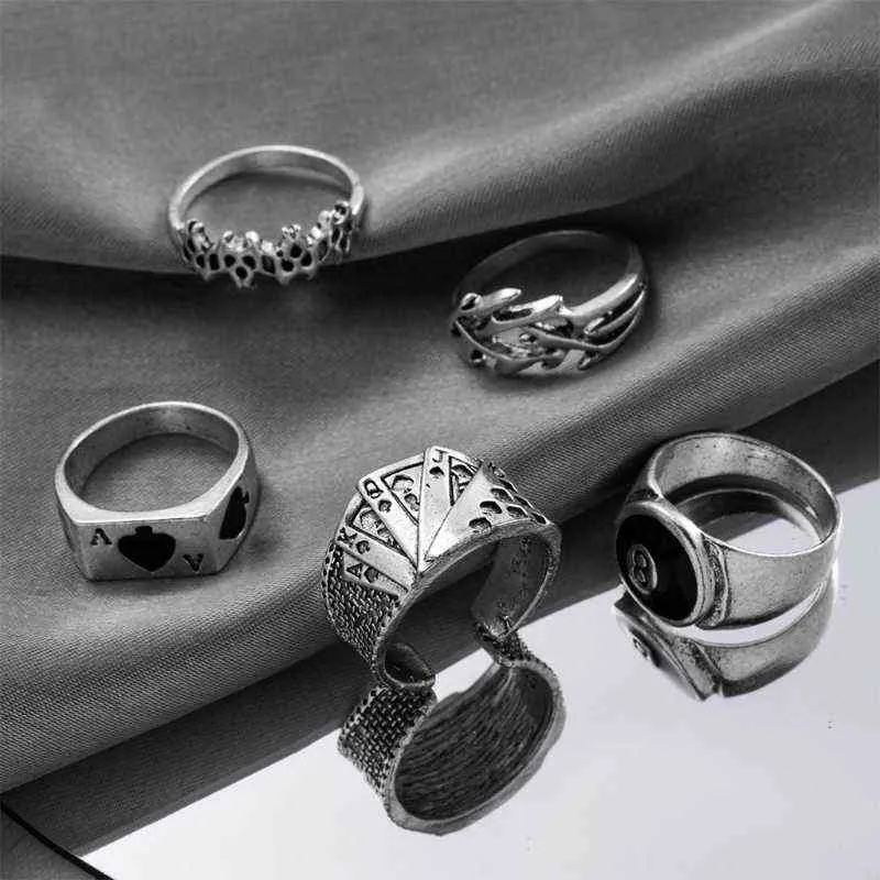 124a / set Rock Poker Ring Män Silver Färg Smycken Ringar För Kvinnor Tillbehör Lucky Ring Mens Fashion Vintage Rings Gift G1125