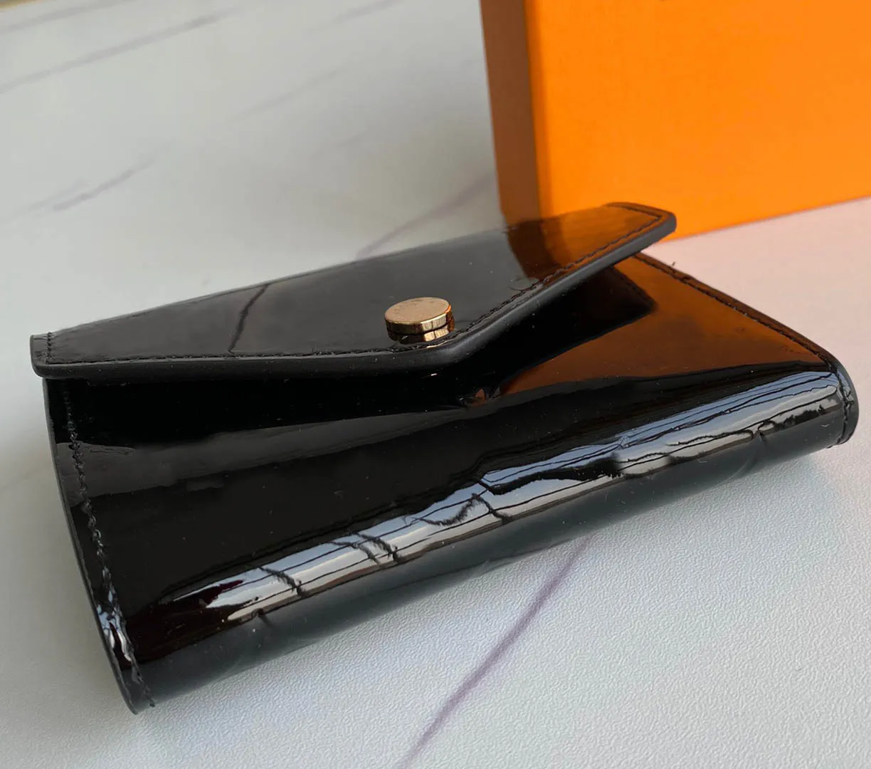 Plånböcker Korthållare Luxury Patent Leather School Bags Multicolor Holder Purse Short Wallet Whole Coin Designer Pocket Leather203w