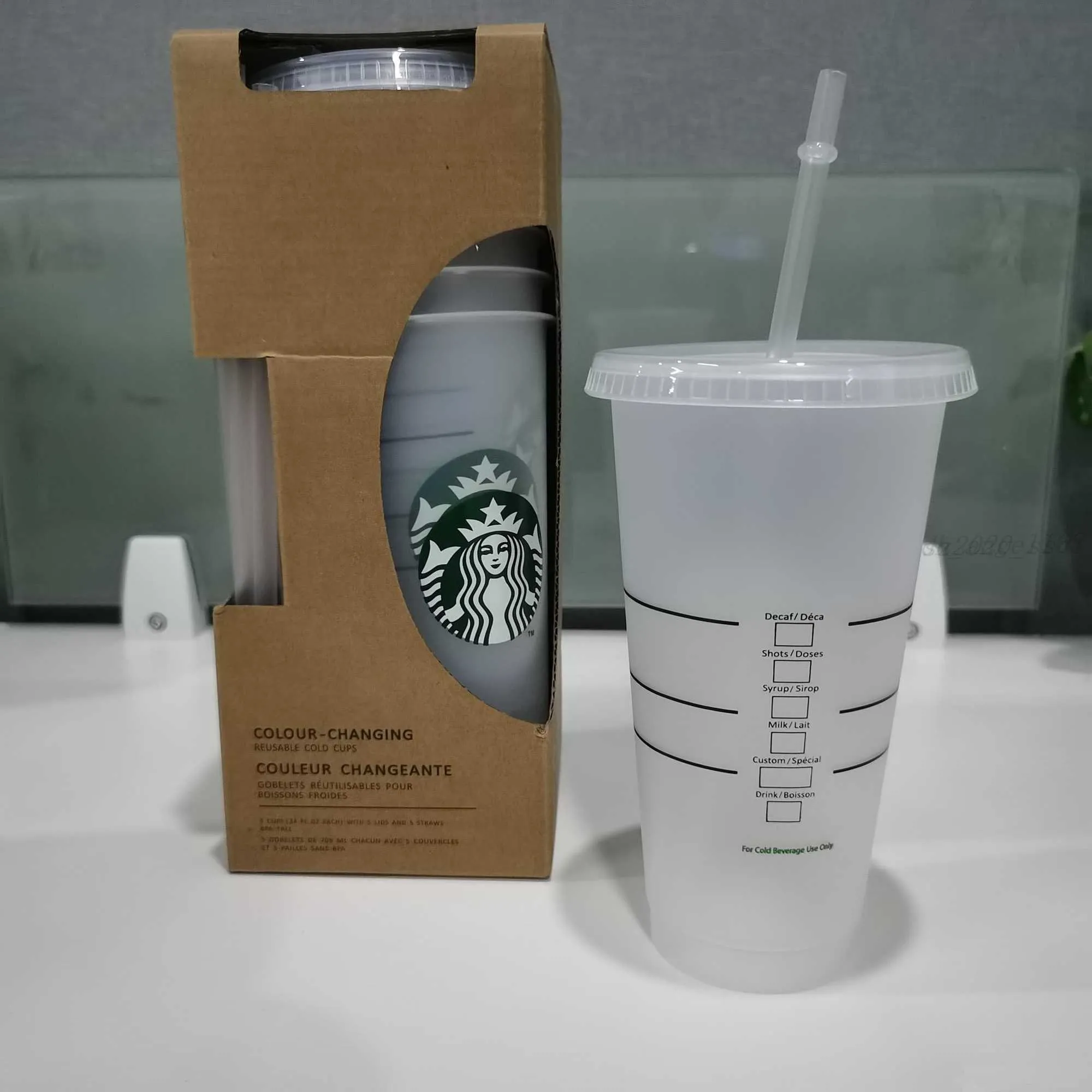 24OZ / 710 ml Kleurverandering Tumblers Plastic Drinken Juice Cup met Lip en Stro Magic Koffiemok Costom Starbucks Kleur Veranderende Plastic Cups