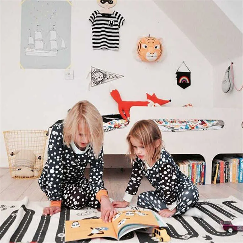Barn Äventyr Playmat Infant Canvas Game Crawling Carpet Kids Mattor Child's Room Floor Mats Road Style Blanket 210724