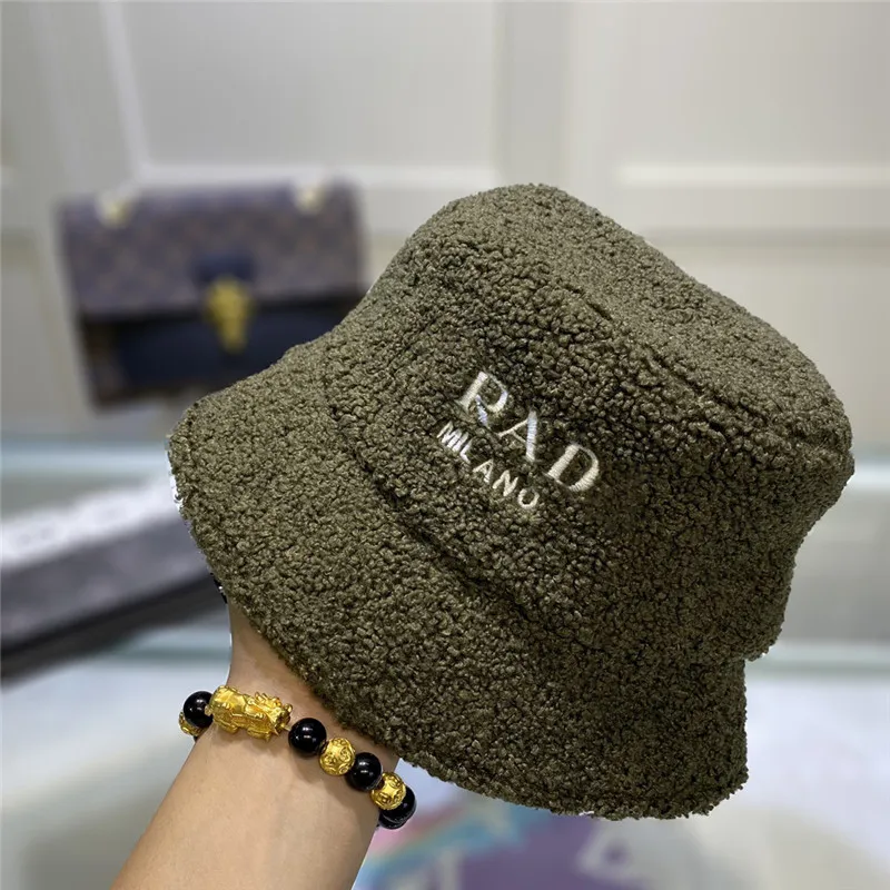 Designer de inverno Chapéu de balde para homens Mulheres moda Teddy Bonnet Feanie Designers Caps Captadores de Casquette Casquette Fluffy quente SunHat Fuzzy C2443