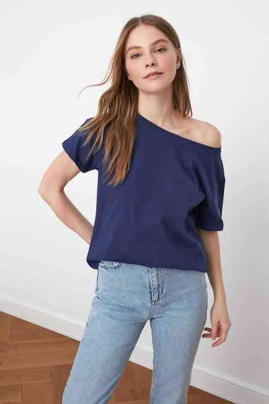 Trendyol 100 Bawełna Neckline Boat Boyfriend Dzianiny T-shirt Tows20TS0140 G220228