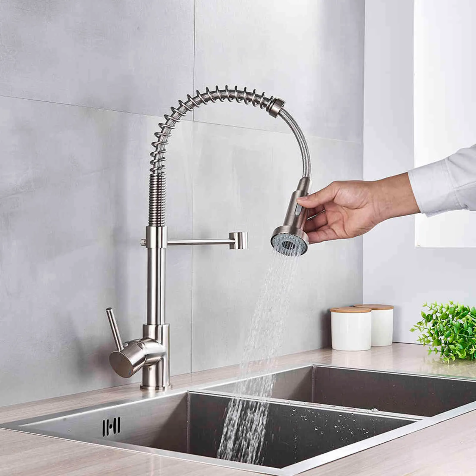 Szczotkowane kranik kuchenny Pull Down Kitchen Water Mikser Tap 360 Stopni Rotacja Kuchnia Materiały zlewozmywakowe i Faucet Wody zimnej 211108