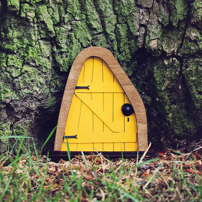 Söt miniatyrfönster Dörr Träfairy Gnome Fairy Tale Gate Garden Lawn Ornament Miniature Window och Door Home Decoration Q08115403050