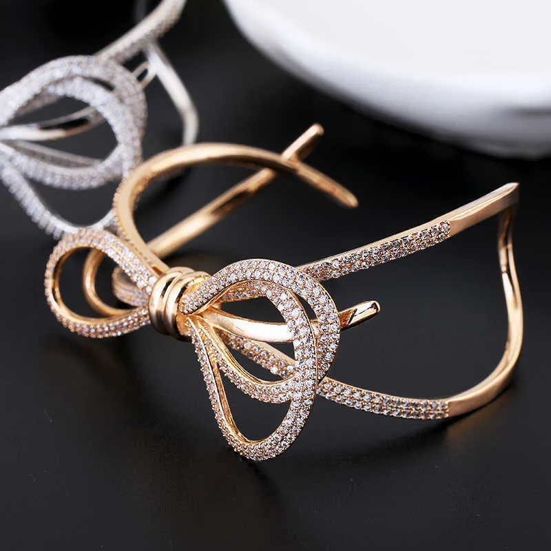 Ladys élégants bracelets de luxe Beau design de bowknot des bracelets de bijoux de charme très fille ajusté pour les femmes 21071387554603096851