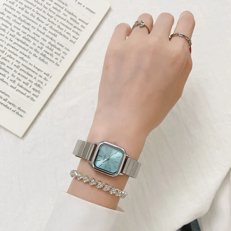 Простые серебряные женщины смотрят изысканные женские браслетные часы на запястье, установленные минималистские женские кварцевые часы капля Reloj Mujer204e
