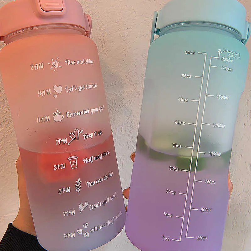 2 liter stor kapacitet gratis motivational med tid markör fitness krukor gradient färg plast koppar utomhus frostat vattenflaska 210917