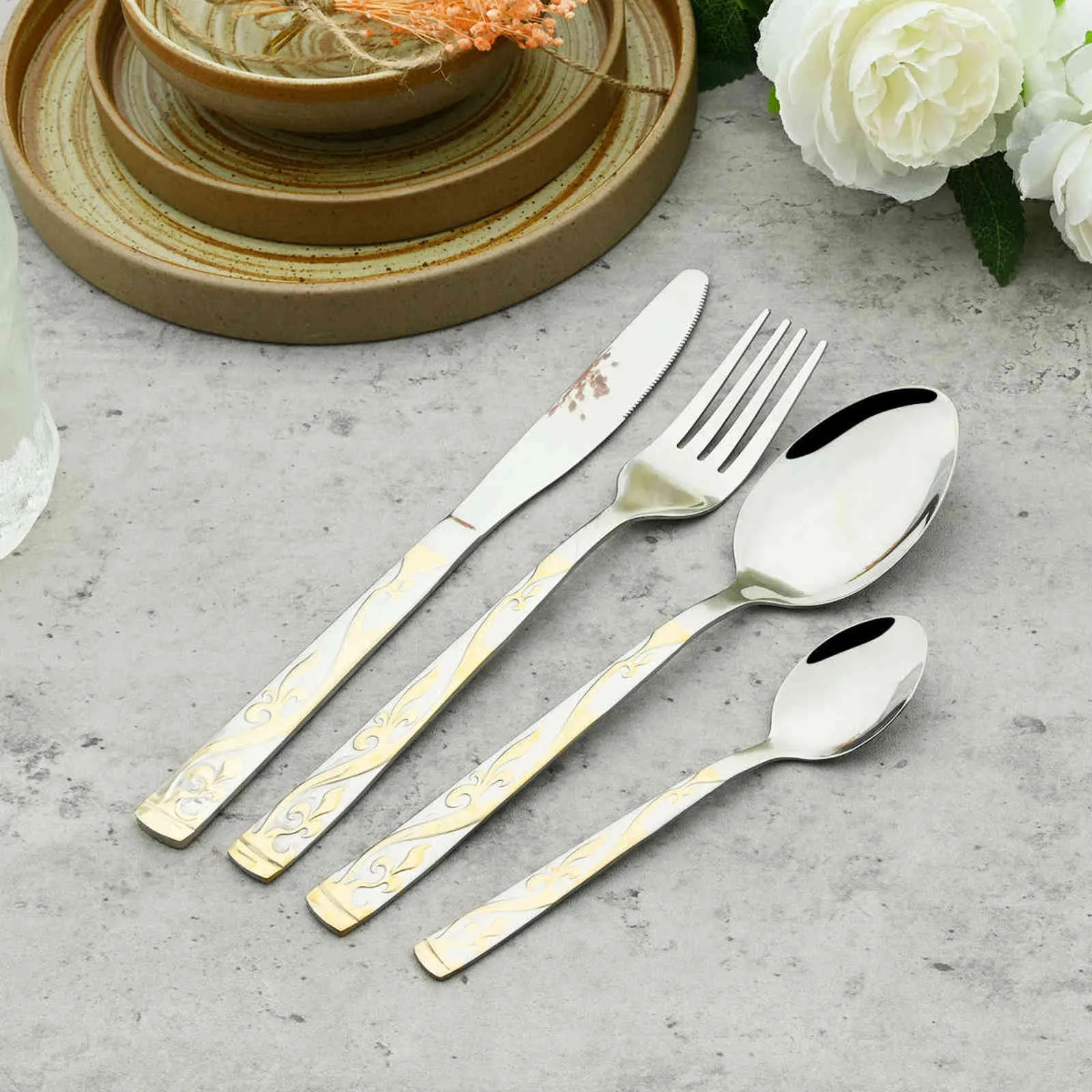 Set di posate in oro vintage Set di stoviglie in acciaio inossidabile 18/10 Coltelli Forchette Cucchiaino da tè Posate da cucina Posate da tavola 211108