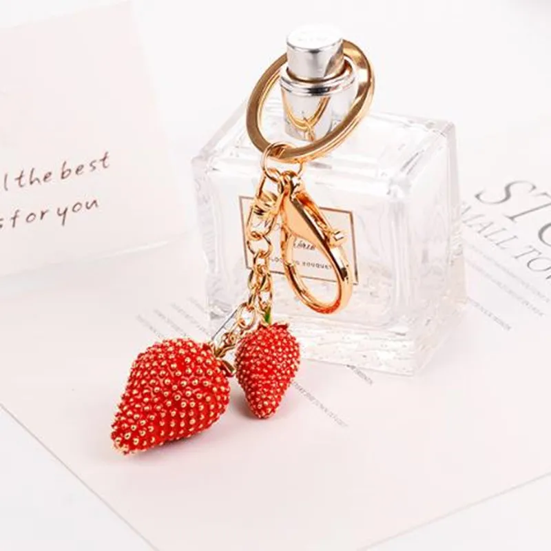 Porte-clés rouge fraise pour femmes et filles, bijoux simulés de fruits, mignon, porte-clés de voiture, meilleur ami, 1 pièce