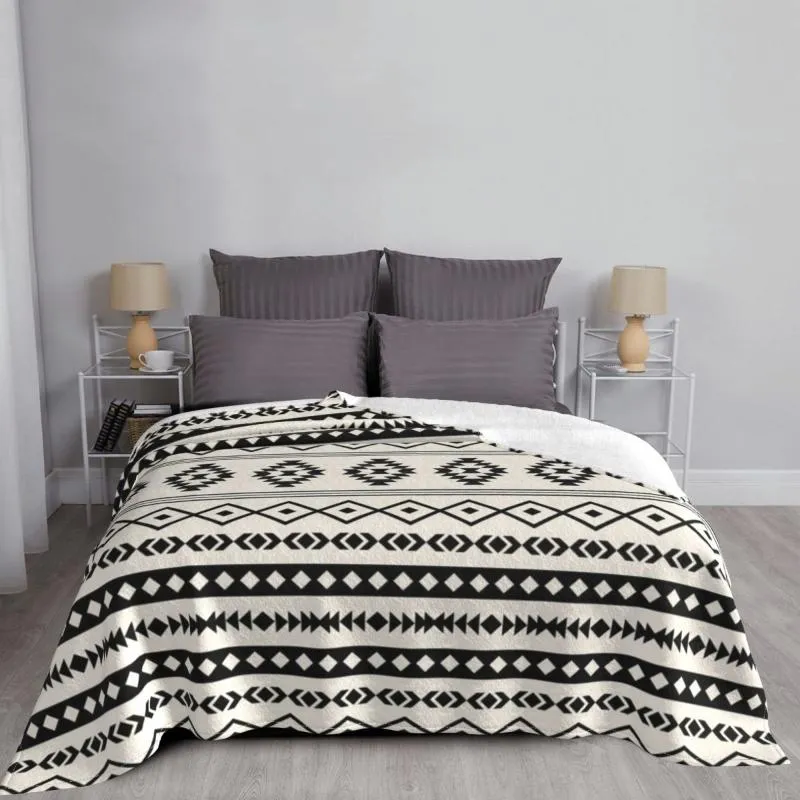 Filtar bohemian aztec svart på grädde blandade motiv filt flanell dekoration super varmt kast för säng soffa plysch tunn quilt245g