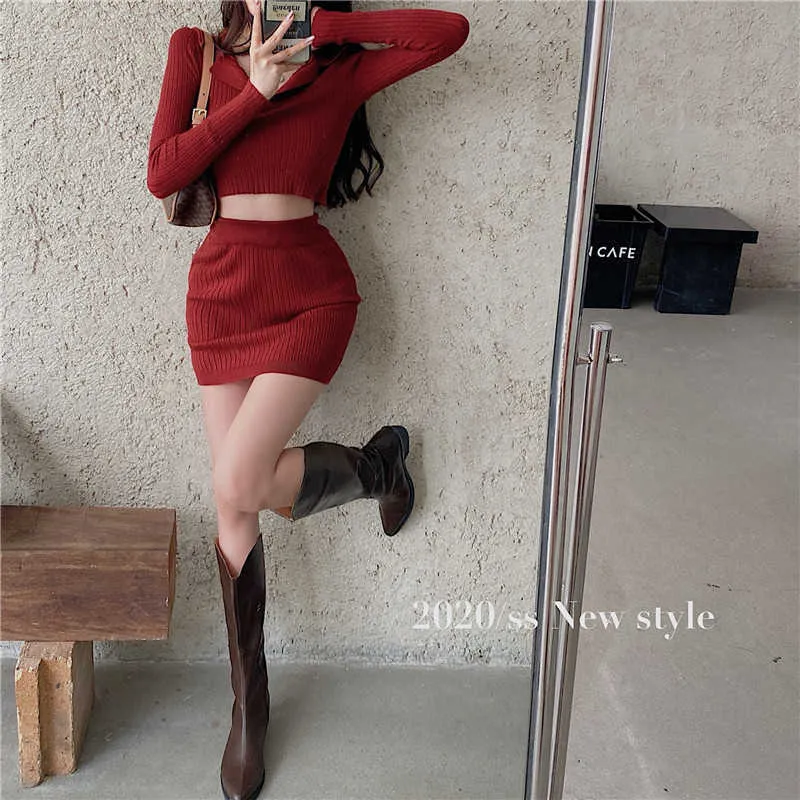 Roter Frühlings- und Sommer-Western-Stil, zweiteiliger Hüftrock, französischer kleiner gestrickter Modeanzug für Frauen 210529