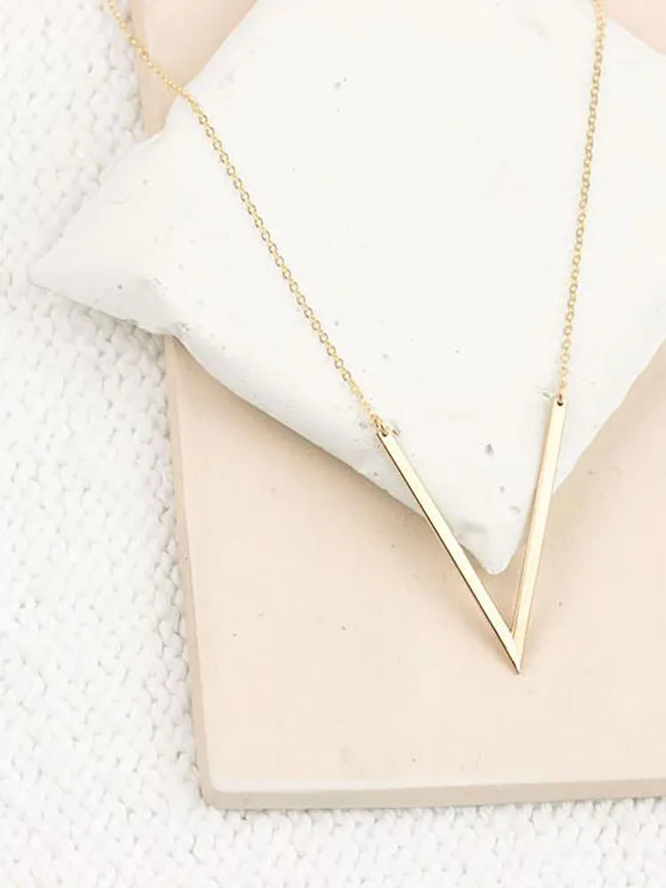 Simple lettre V pendentif collier pour femmes 2020 mode pull chaîne longs colliers collier fête bijoux cadeaux collier femme