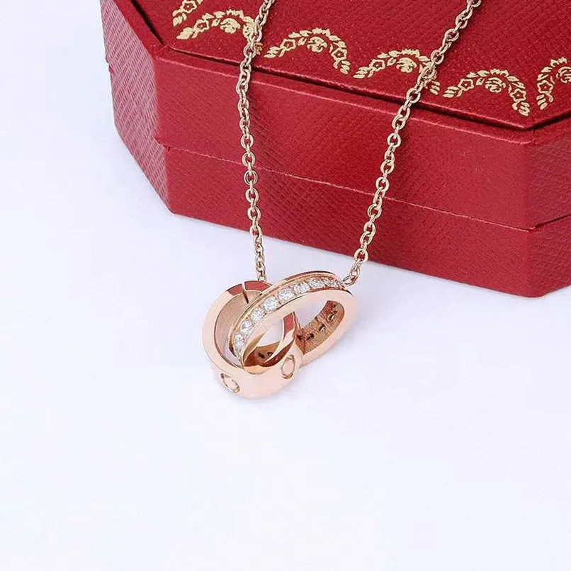 Collane d'amore di design classico Ciondolo a doppio anello moda brillante Collana di diamanti Moda donna oro argento coppia con scatola rossa2195