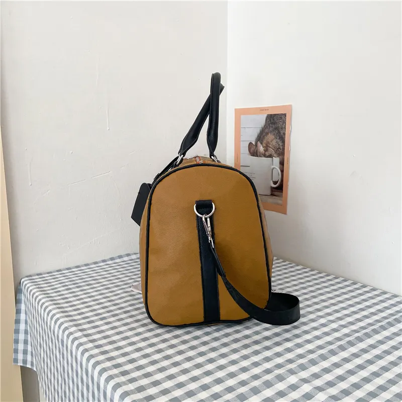 Designer Crossbody Duffle Bag for Women and Men Brand Travel Sport Duffel Casual Purse med stor kapacitetslagring L1876235W