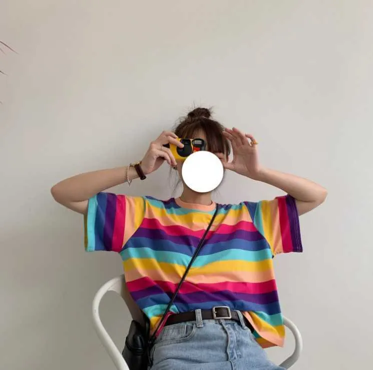 Sommar Tees Fashion Sexy Crop Tops Wild O Neck Kortärmad Rainbow Striped T Shirt Kvinnor Kläder Toppar Casual Japan Stil 210610