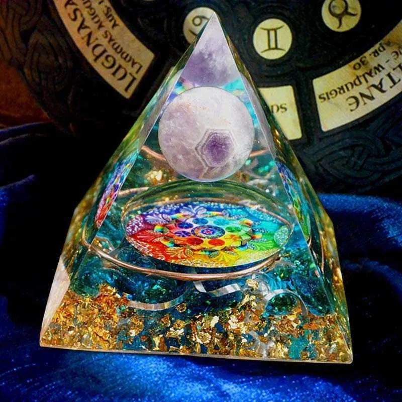 Sfera di cristallo ametista fatta a mano Piramide di orgone Rame Quarzo blu EMF Protezione Energia Orgonite 210607