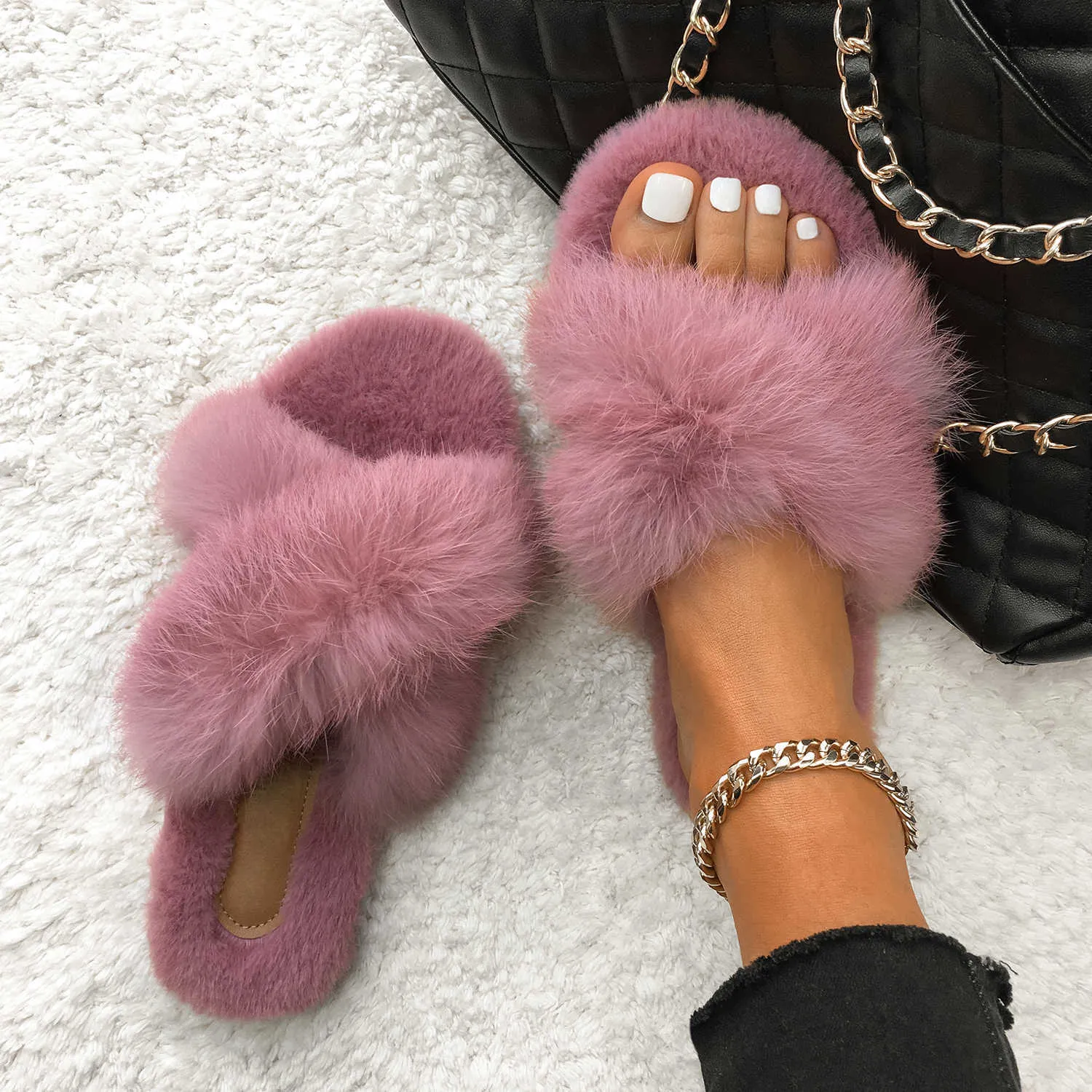 Faux Fur Slippers Furry Slides For Women Fluffy Flip Flops Home Cozy Slippers Winter House Plush Female Shoes Slip On Flats 2021 Y0902