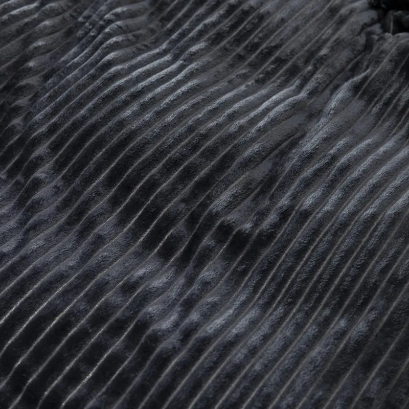 Bonenjoy Couverture sur le lit Couleur noire Flanelle Soft Thow Couvertures Single / Queen / King Size Plaid pour lits Couverture polaire 210316