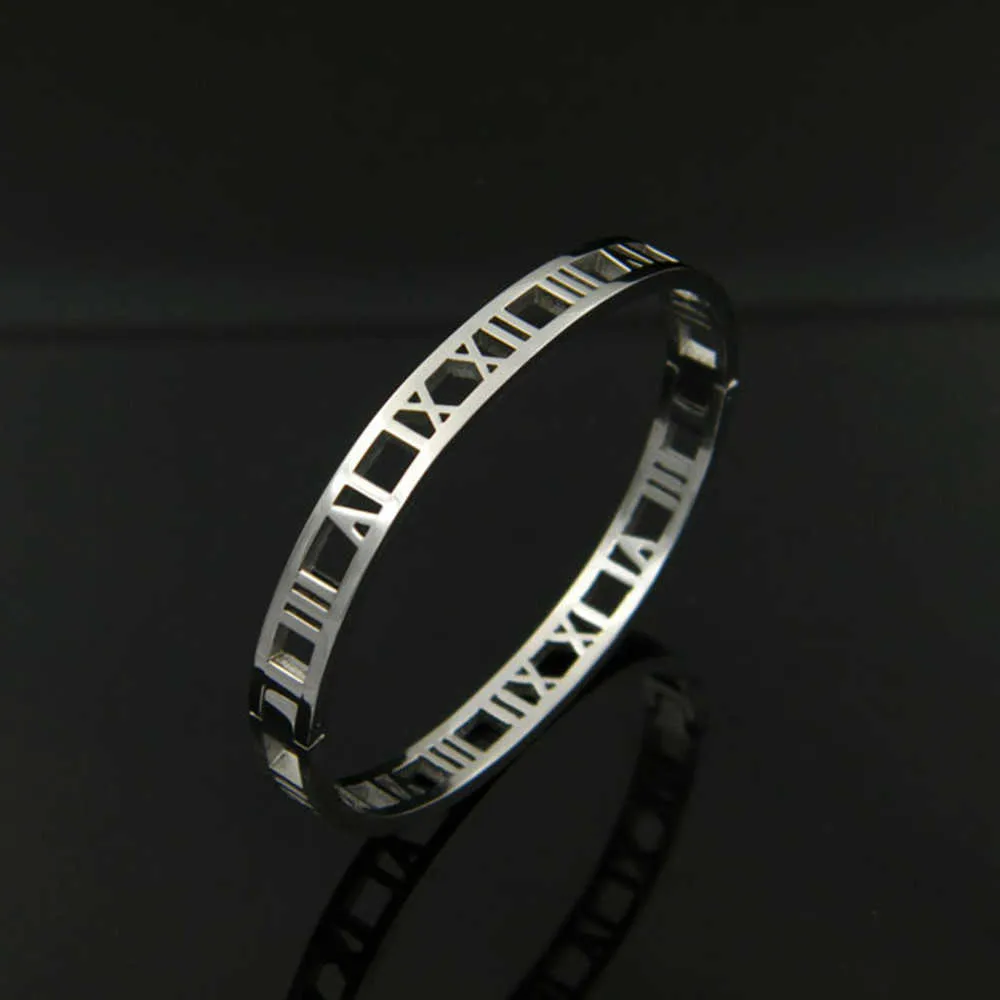 Mode PERSOONLIJKHEID Romeinse numerale holle armband Veelzijdige eenvoudige accessoires Titanium stalen sieraden Q0717