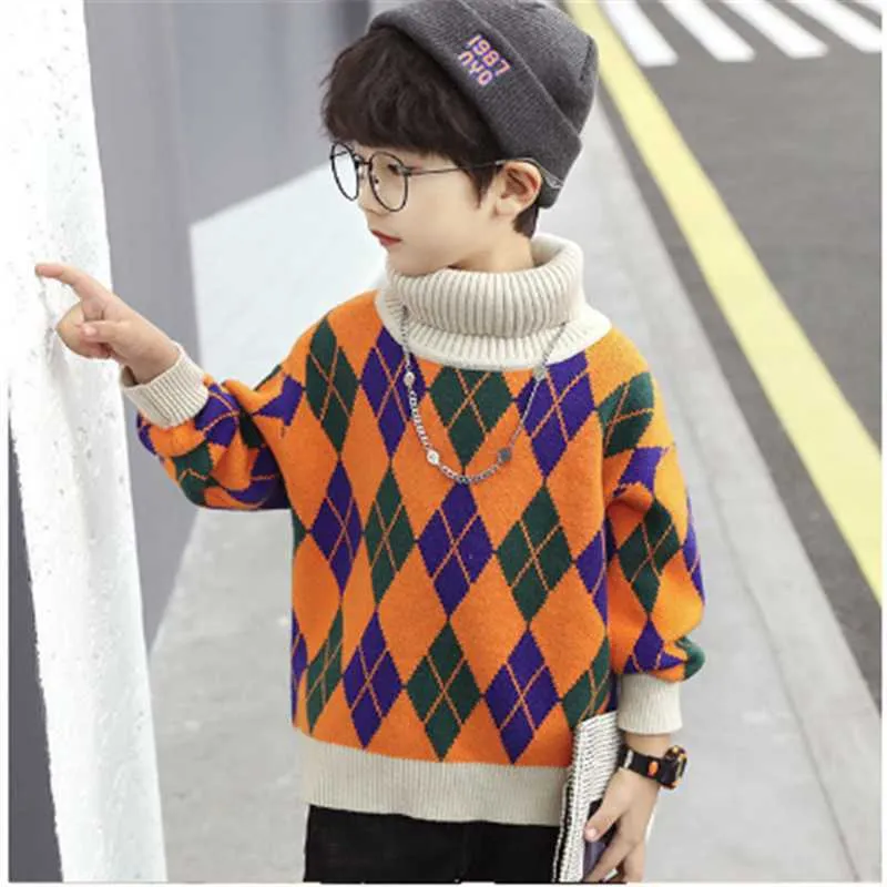 男の子のセーター秋冬の子供たちファッションプルオーバータートルネックセーターのためのセーターのためのセーター厚いベルベットのトップス子供服2021 Y1024
