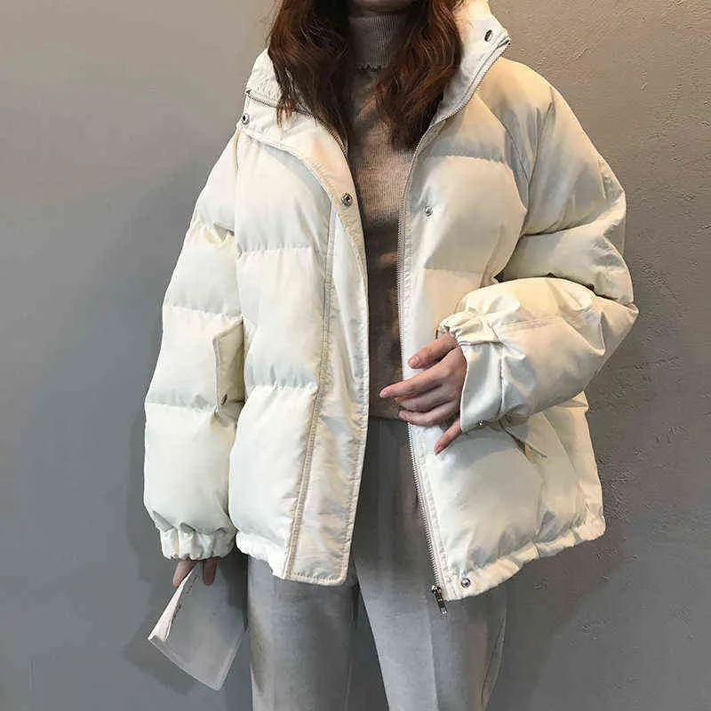 Dam Fashionable Winter Oversized Stand Collar Down Jacket Kvinnor Varm Tjock Lös Chic Parka Bread Padded Coat 211108