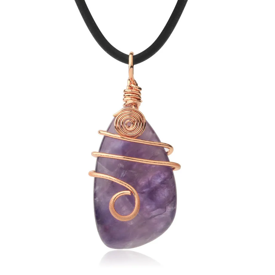 Collier pendentif en pierre d'améthyste brute naturelle pour femmes enveloppé de fil de guérison cristaux de chakra irréguliers avec deux chaînes différentes 325h