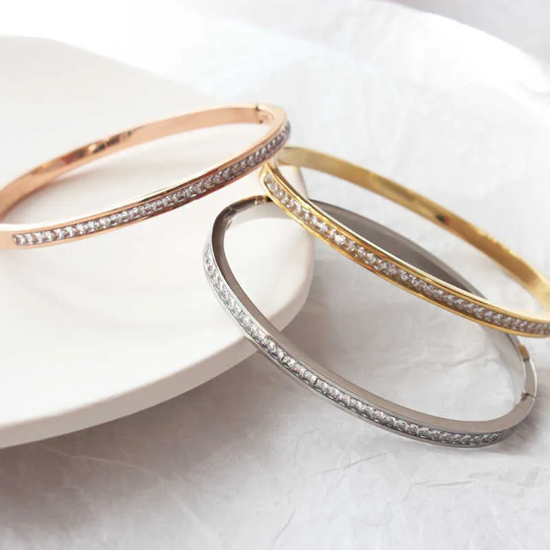 Braceletes de malha de aço inoxidável Zircon ouro amor coração encanto marca pulseira de pulseira para mulher jóias presentes q0719