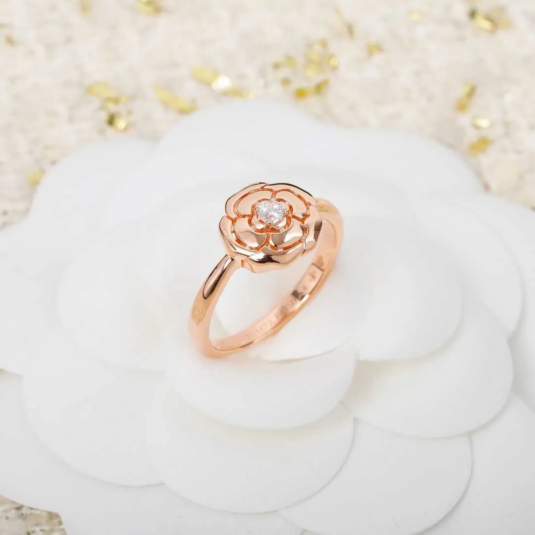 Top C Pure 925 Sterling Zilveren Sieraden Voor Vrouwen Camellia Rose Ringen Diamanten Bruiloft Sieraden Engagement Rose Gouden Bloem Luxury242P