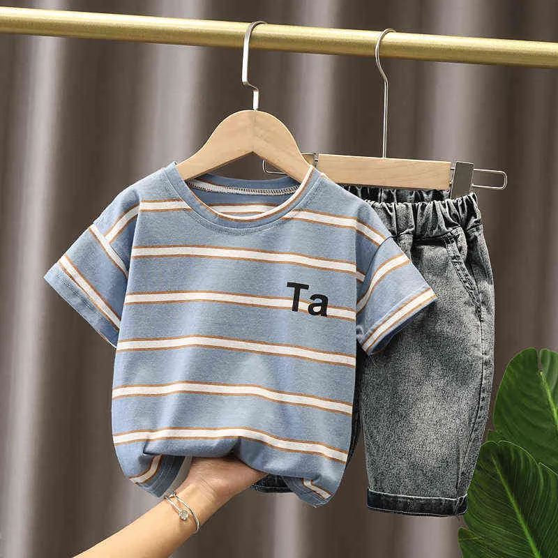 Nouveaux vêtements pour enfants costume été enfants garçons coton t-shirt à rayures + short en jean / ensembles bébé enfant en bas âge vêtements bébé 1-5 ans G220310