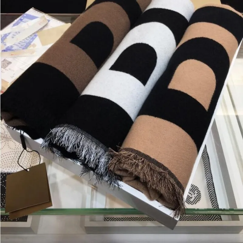 Écharf de créateur Fashion Winter foulards Soft Cashmere Big Lettre réversible Design pour l'homme Femmes Châle 3 Couleur Top Qualité 2125