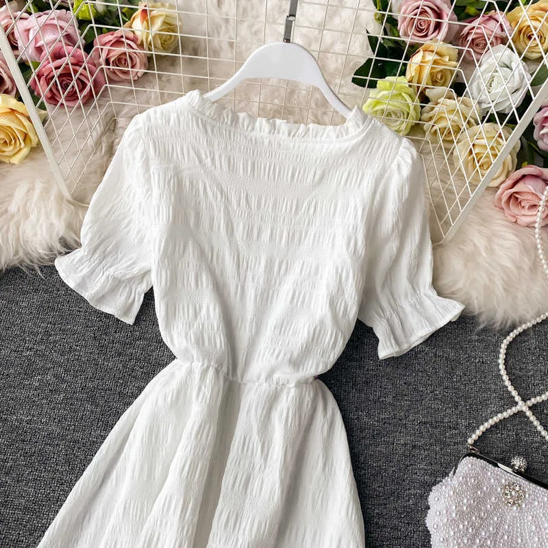 女性の白いドレス夏のエレガントなVネックシングルブレストショートフレアスリーブヴィンテージドレス女性韓国のシックなローブMujer 210630