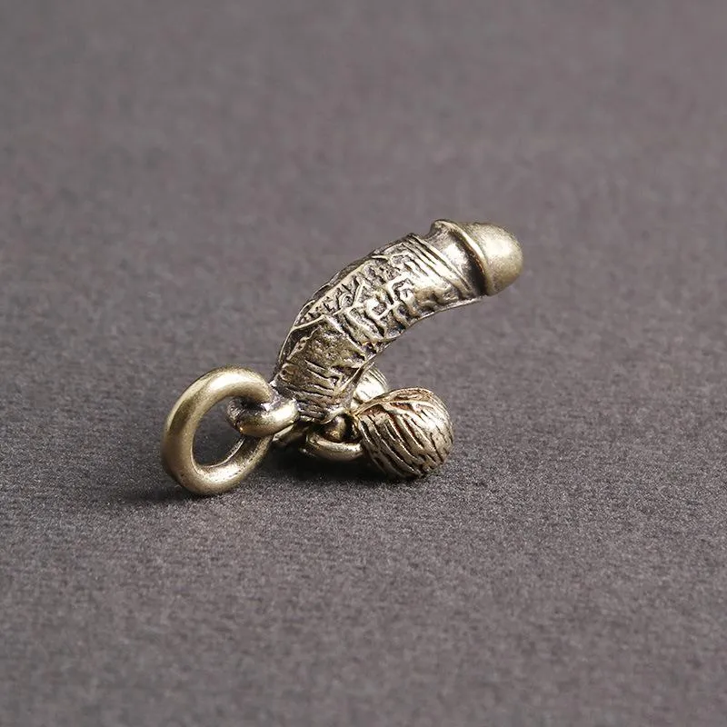 Keychains Brass Male Penis Pendant Keychain Fun Creative Simulation Chick Personality Key Chain Mini Genitals Car237h