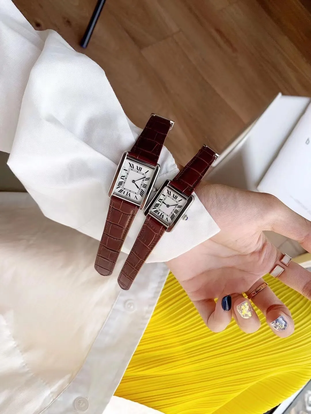 Мужские и женские часы с белым циферблатом, кварцевые часы, кожаный ремешок ca077189P
