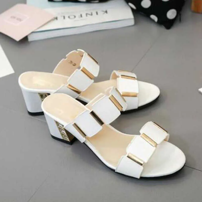 XingDeng Girl Summer Round Toe Sandal Gladiator Square Heel Slipper 35-43 Lady Fashion Elegante Open Toe Slipper 210715
