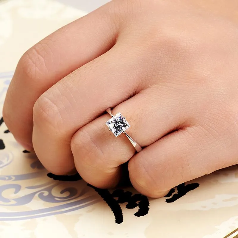 Anillos de racimo Vintage Promise Love Anillo de compromiso de lujo femenino pequeño cuadrado piedra 100% real 925 plata esterlina boda para Wome231z