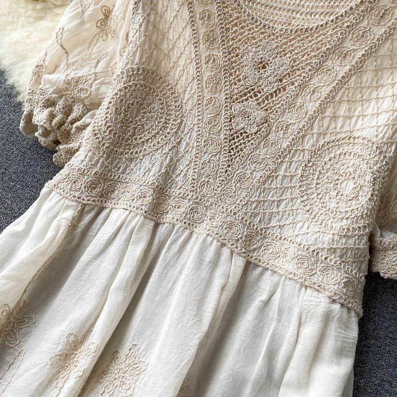 Bohemian Bej / Beyaz Oymak Işlemeli Elbise Yaz Vintage O-Boyun Kısa Puf Kol Tatil Plaj Vestidos Kadın 2021 Y0603