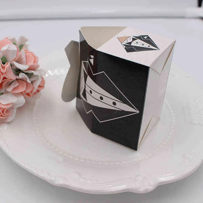 100pcs Paper Candy Box Bride Groom Dresses Packing Sweet Bag Wedding Favors Gift Boxes For Guest Party Decoration (2)