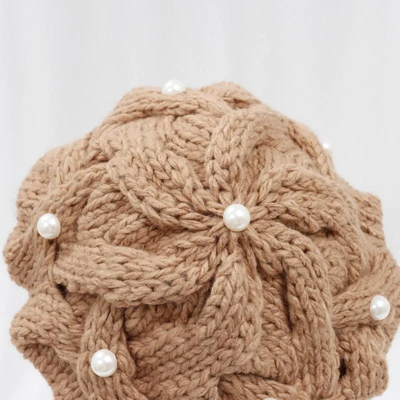 Berretti da donna a maglia da donna inverno con accessori perla di lusso annata cashmere femmina calda berretto cappelli ragazze tappo piatto
