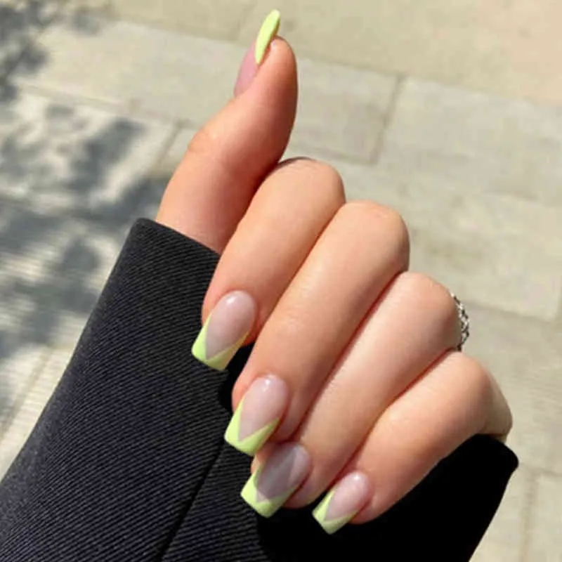 Faux Ongles Français Tête Carrée Faux Ongles Vert En Forme De V Conception Artificielle Faux avec Colle Pleine Couverture Nail Tips Appuyez sur 220225