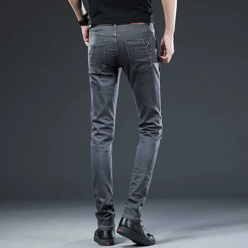 Nuovi arrivi Jeans 2021 Primavera Uomo Pantaloni di jeans maschili casuali di qualità Pantaloni da uomo dritti slim fit grigio scuro Yong Man, 8907 X0621