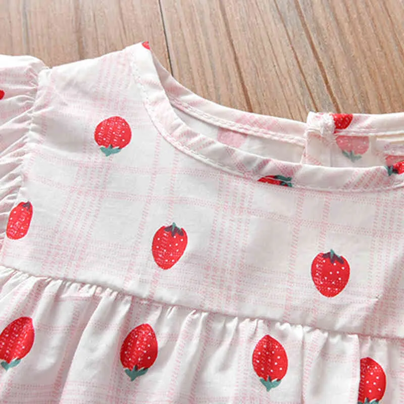 Zomer Korte mouwen Meisjes Kleding Set Baby Aardbei Print Top + Effen Kleur Shorts kinderen Casual 2 STUKS 210515